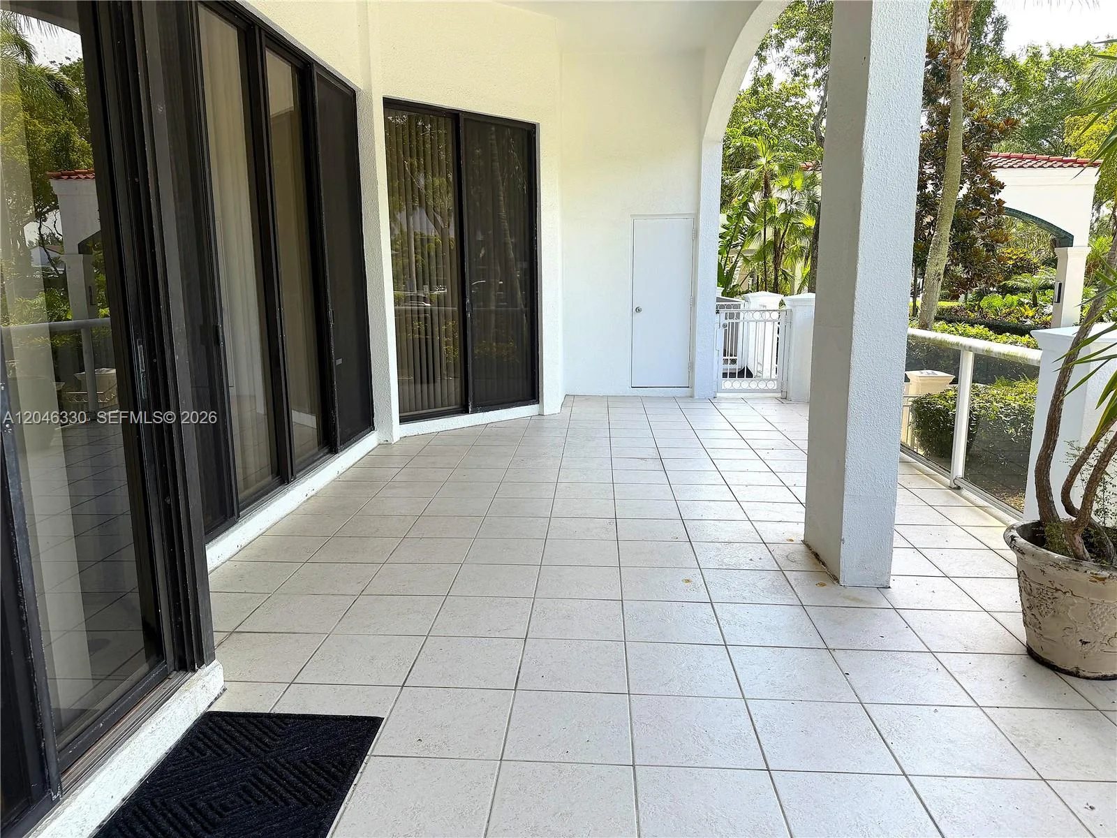 3640 Yacht Club Dr # 104, Aventura, FL 33180