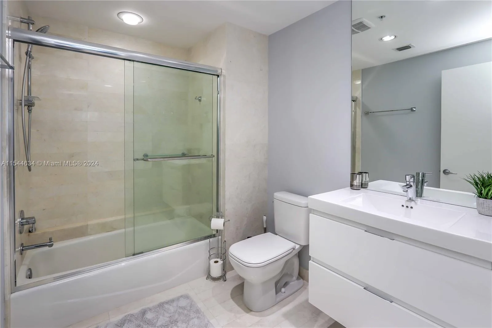 17301 Biscayne Blvd # 1201, North Miami Beach, FL 33160 photo 13