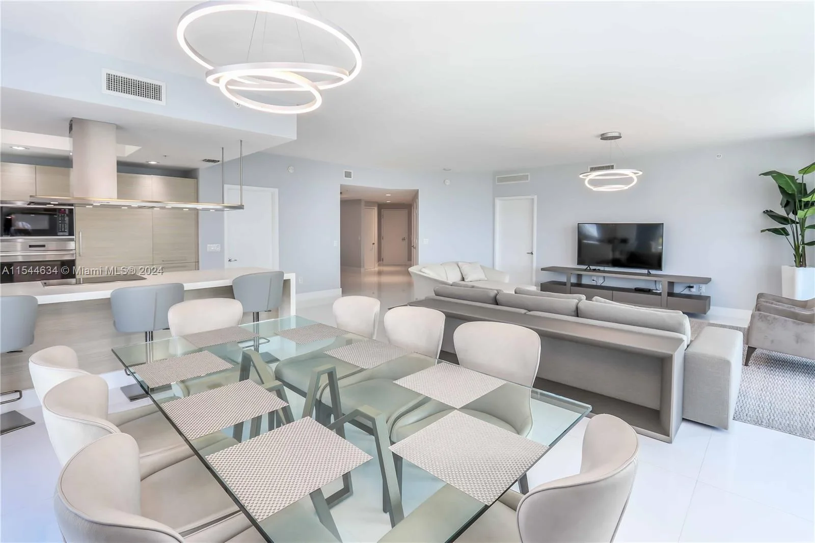 17301 Biscayne Blvd # 1201, North Miami Beach, FL 33160 photo 6