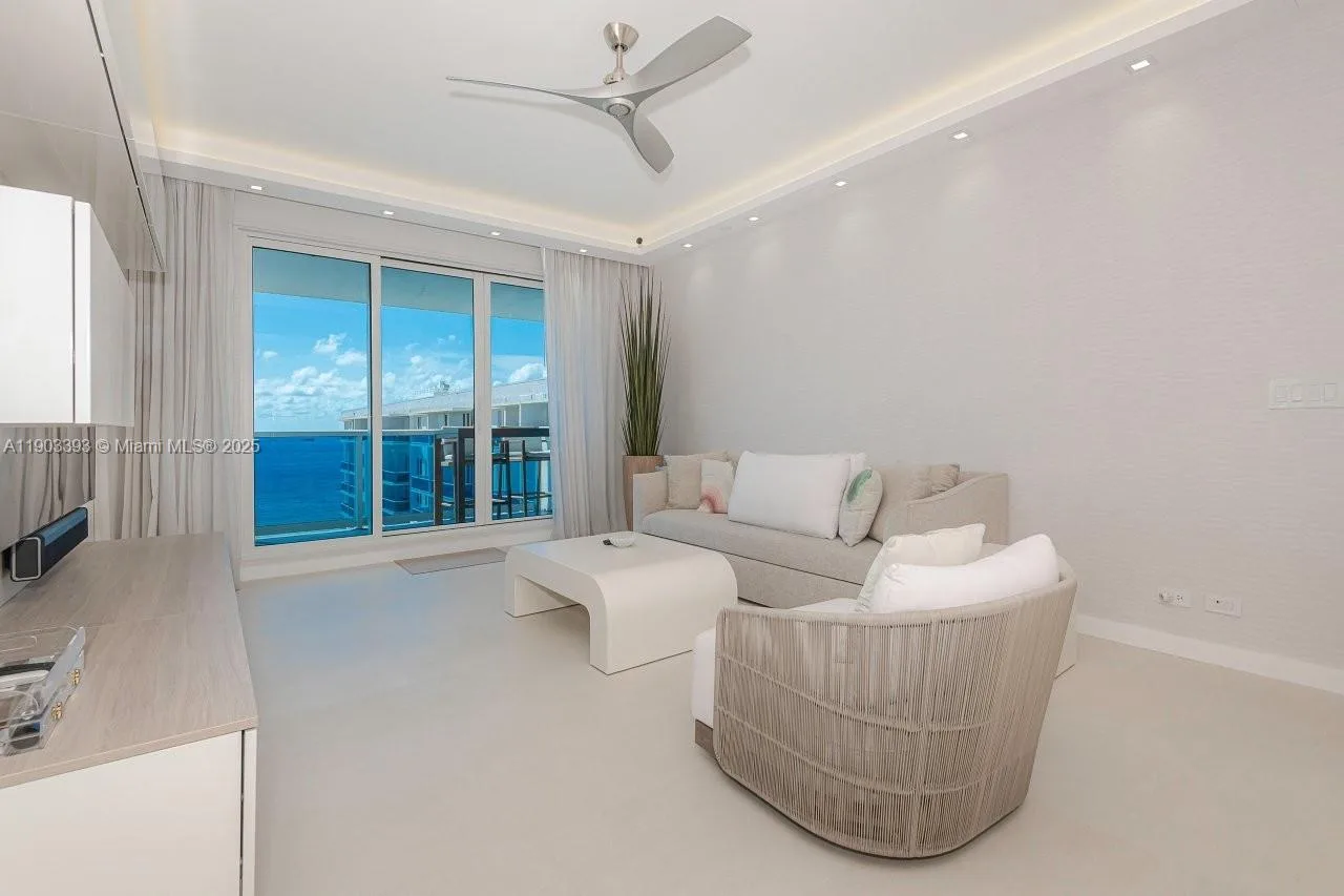 2301 Collins Ave # PH20, Miami Beach, FL 33139