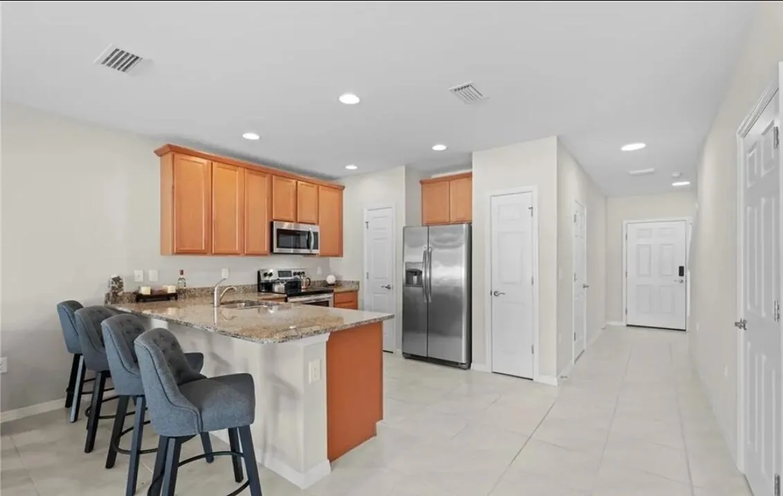 3725 Crofton Court, Fort Myers, FL 33916 photo 4