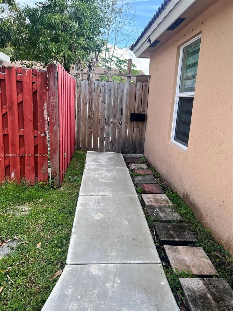 20613 SW 93rd Ave # 2, Cutler Bay, FL 33189 photo 2