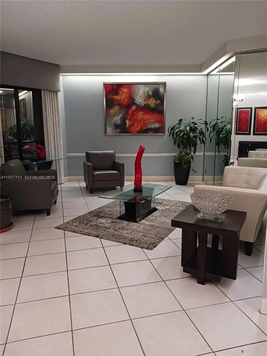 1000 Saint Charles Pl # L2, Pembroke Pines, FL 33026