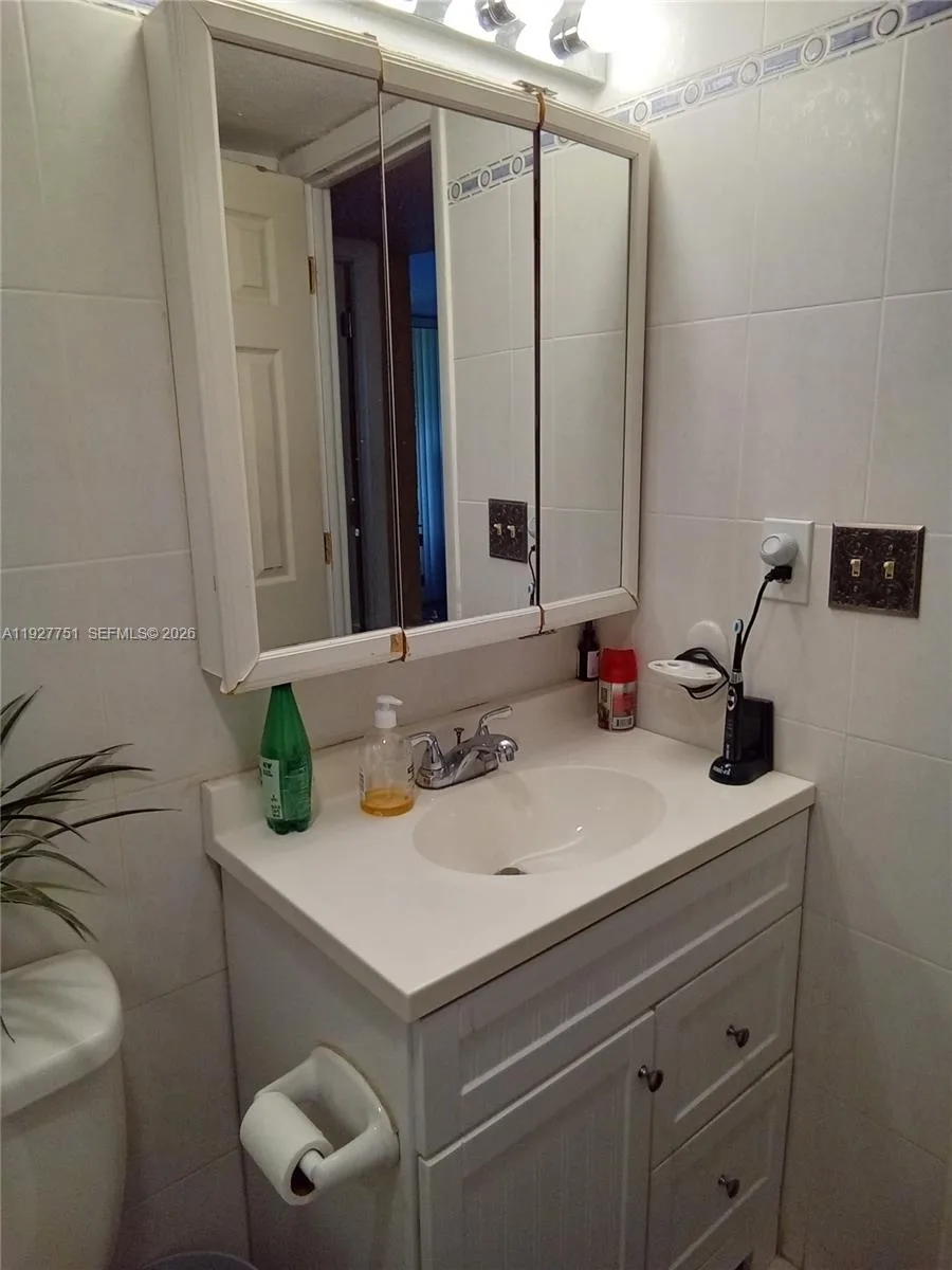 1000 Saint Charles Pl # L2, Pembroke Pines, FL 33026 photo 11