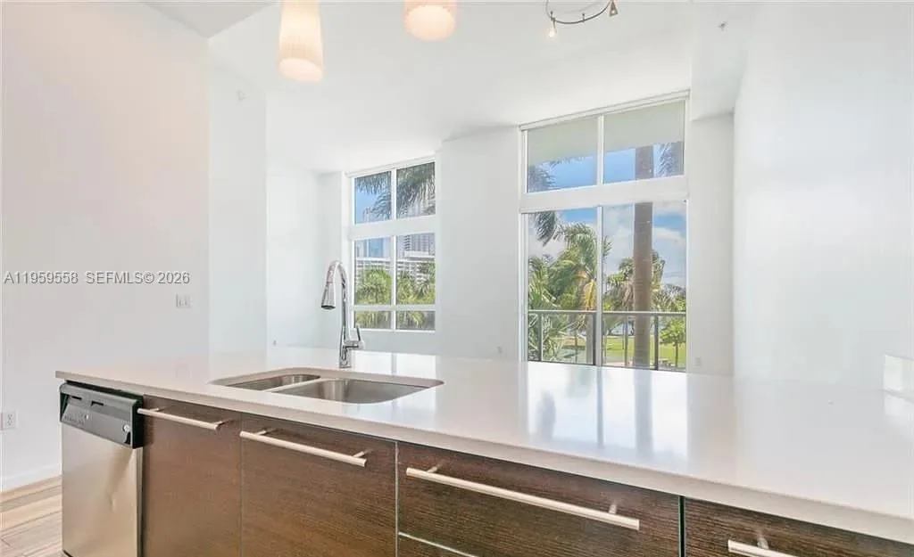 1900 N Bayshore Dr # 506, Miami, FL 33132 photo 3