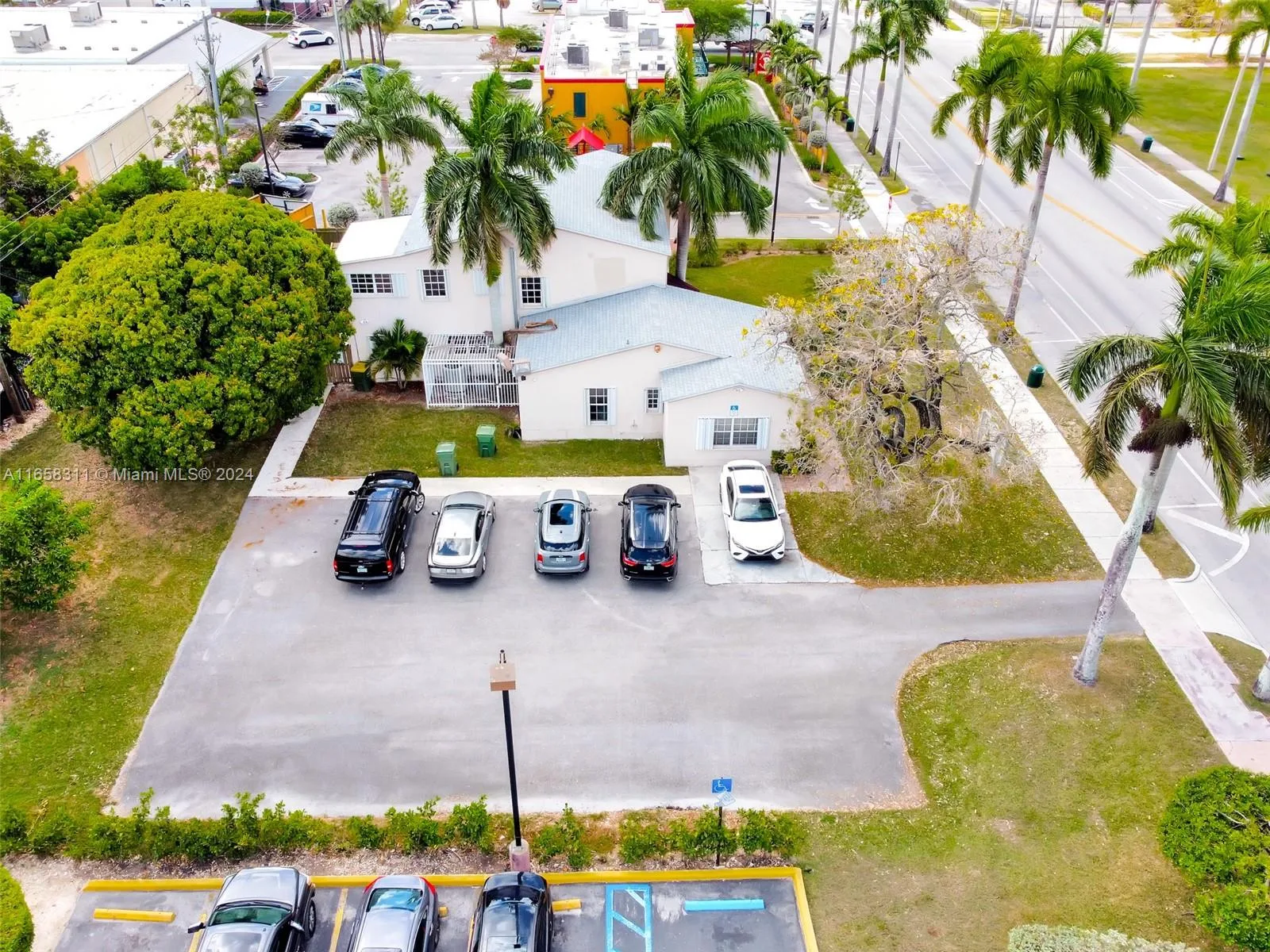 633 N Krome Ave, Homestead, FL 33030 photo 2