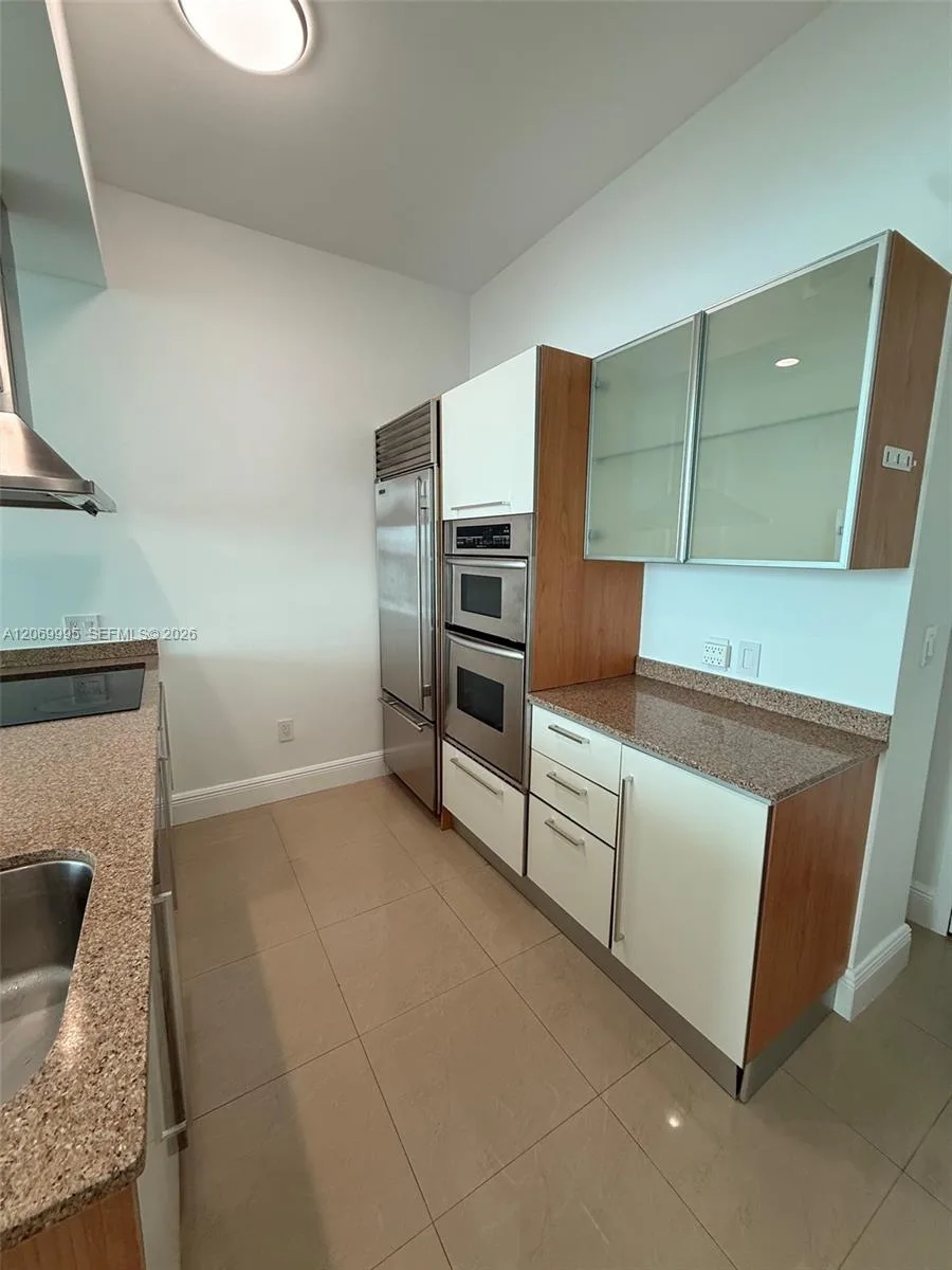 218 SE 14th St # TS107, Miami, FL 33131 photo 9