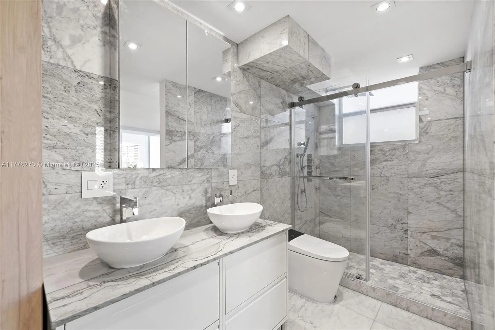 1658 Bay Rd # 504, Miami Beach, FL 33139 photo 11