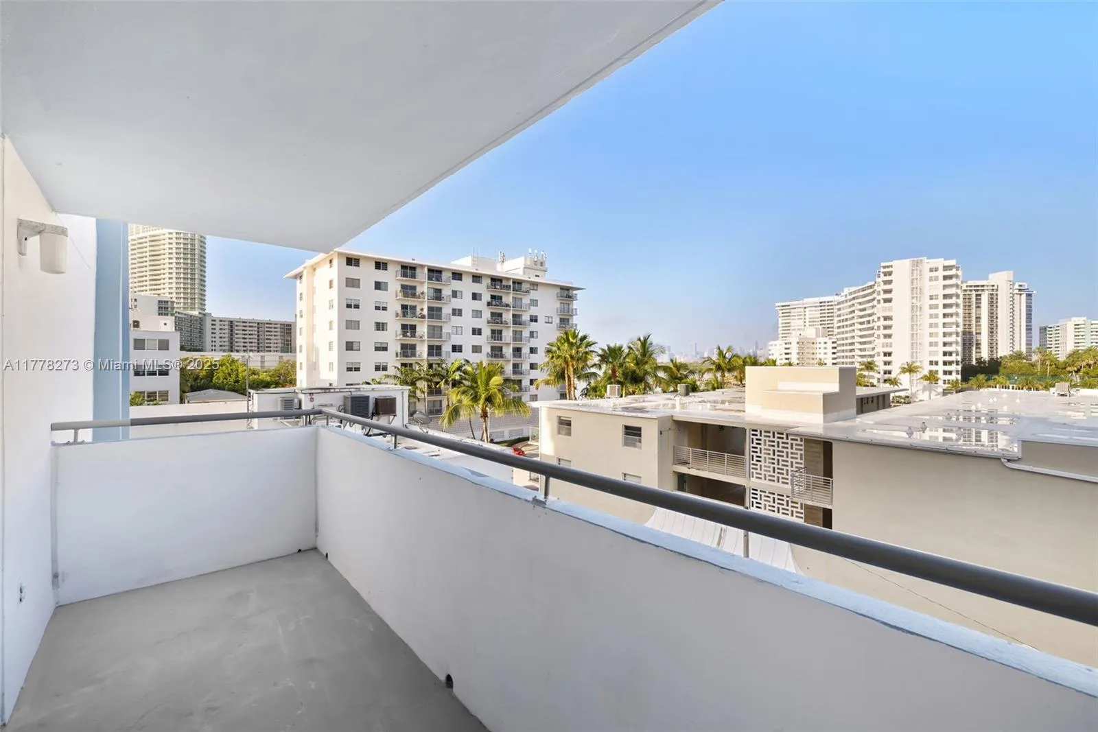 1658 Bay Rd # 504, Miami Beach, FL 33139 photo 12