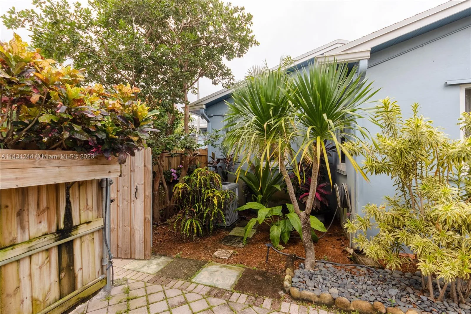 2533 Fillmore St, Hollywood, FL 33020 photo 12