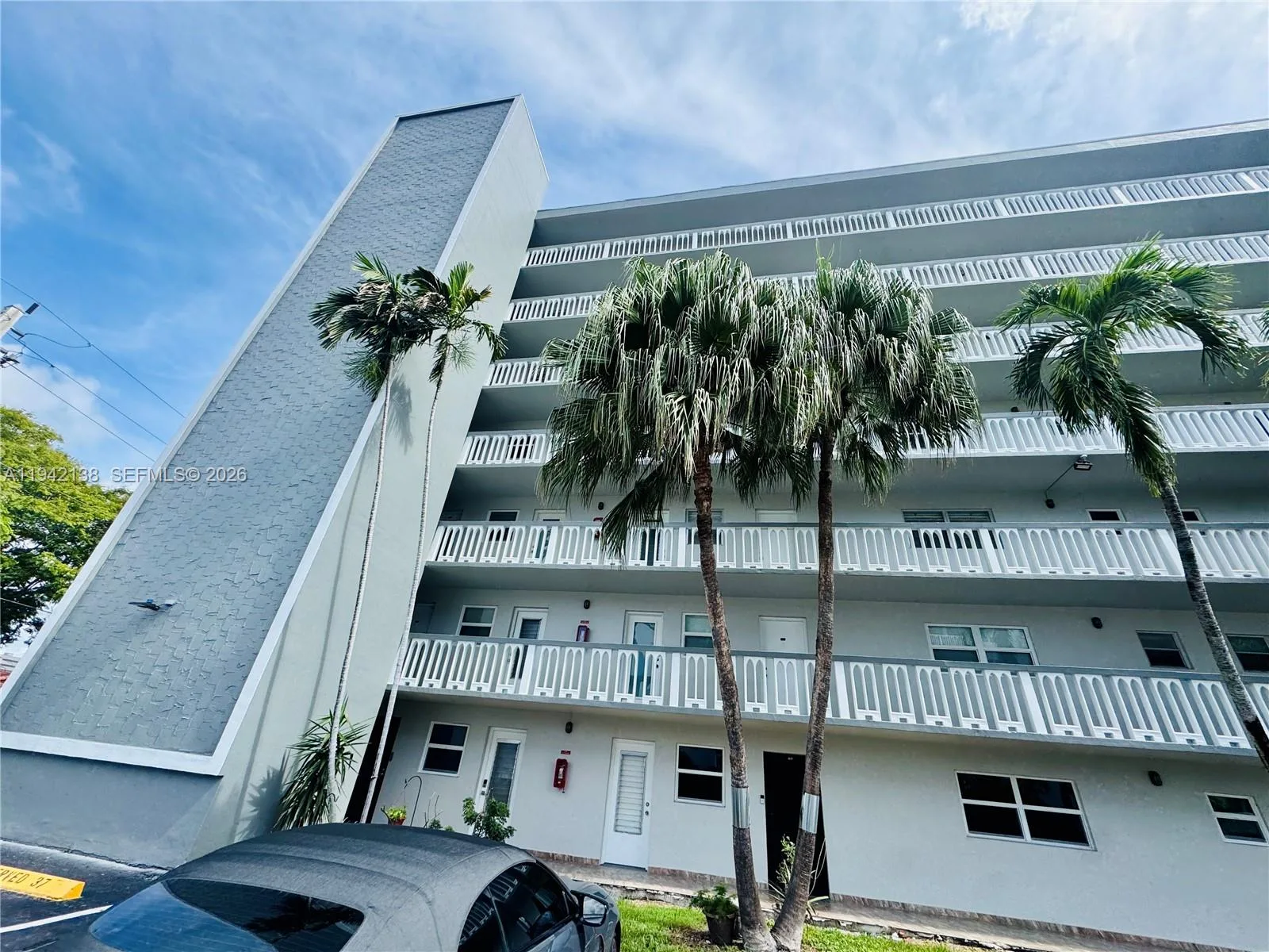 420 NE 12th Ave # 502, Hallandale Beach, FL 33009 photo 9