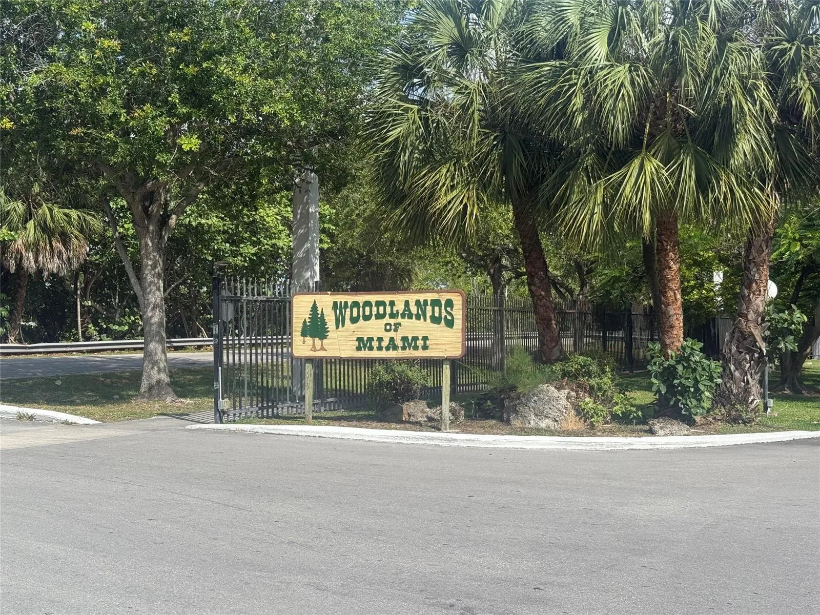 14225 Memorial Hwy 1f Highway # 1f, Miami, FL 33161
