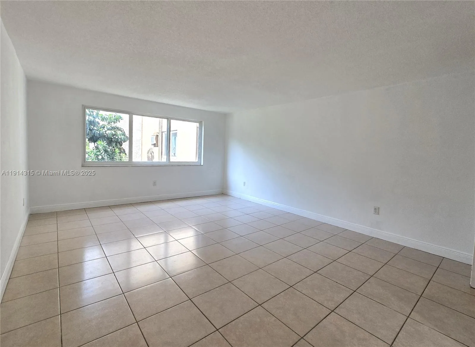 6940 Miami Gardens Dr # 1-319, Hialeah, FL 33015 photo 11