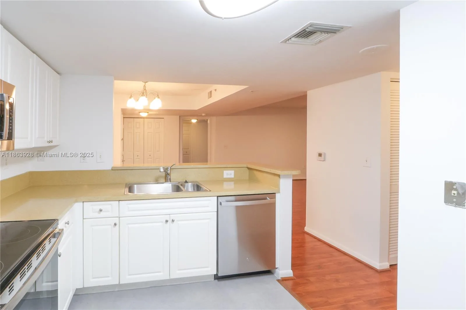 520 SE 5th Ave # 1408, Fort Lauderdale, FL 33301 photo 9