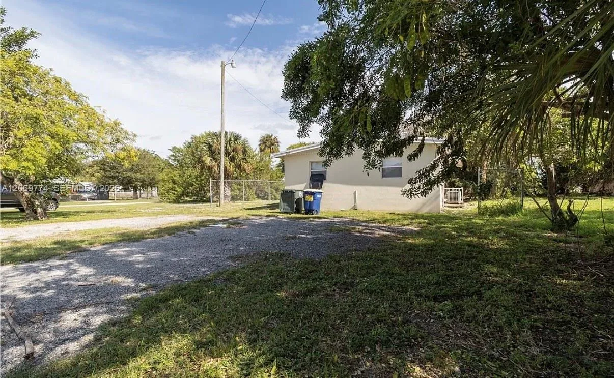 708 N 14th St # B, Fort Pierce, FL 34950 photo 10