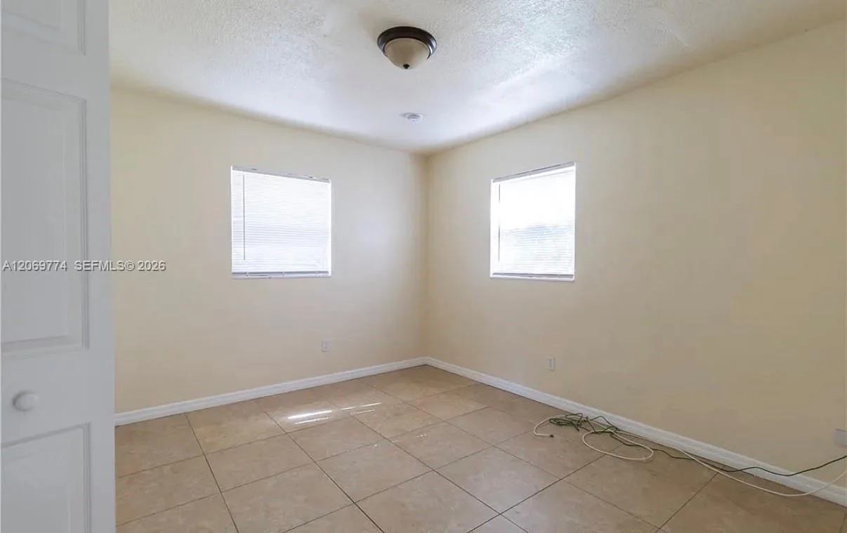 708 N 14th St # B, Fort Pierce, FL 34950 photo 4
