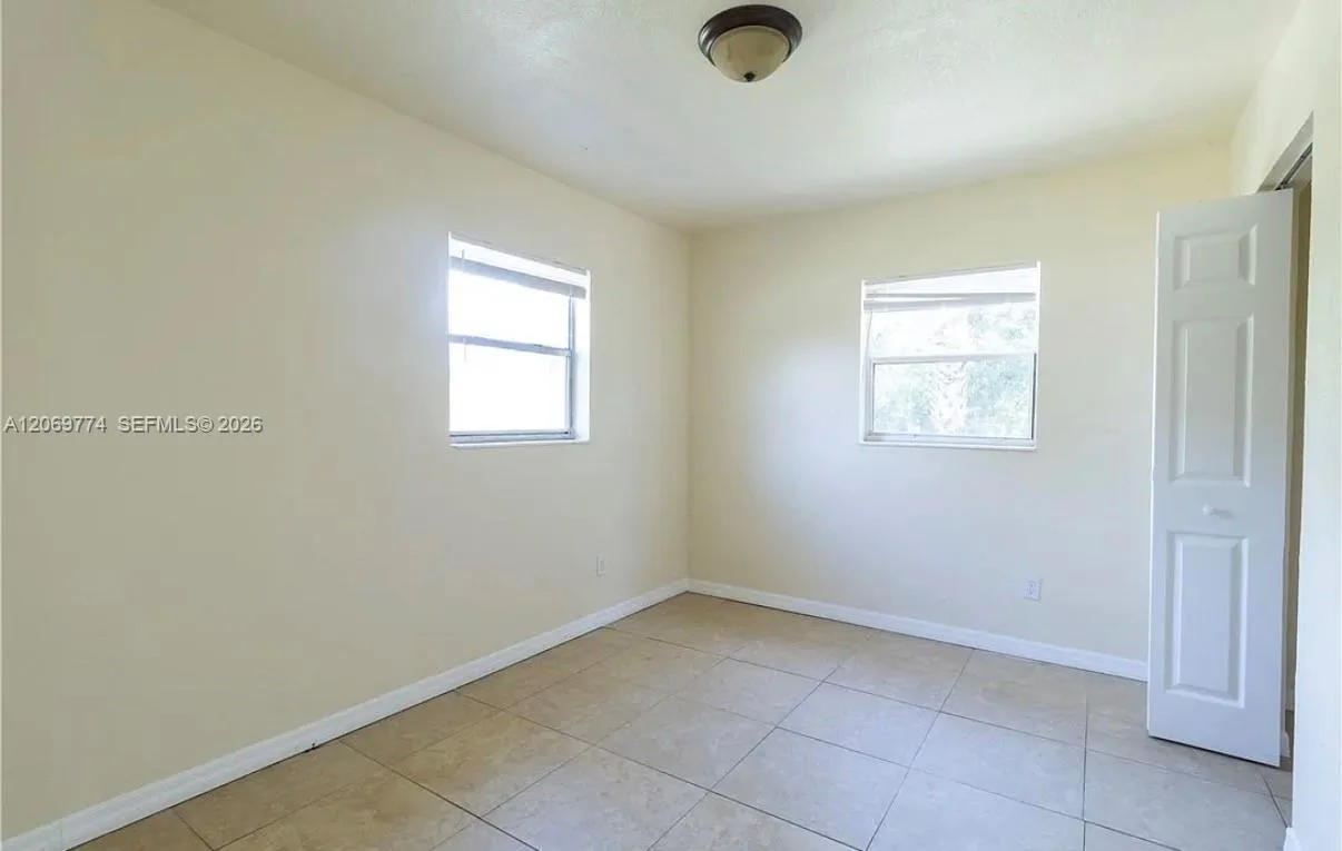 708 N 14th St # B, Fort Pierce, FL 34950 photo 5