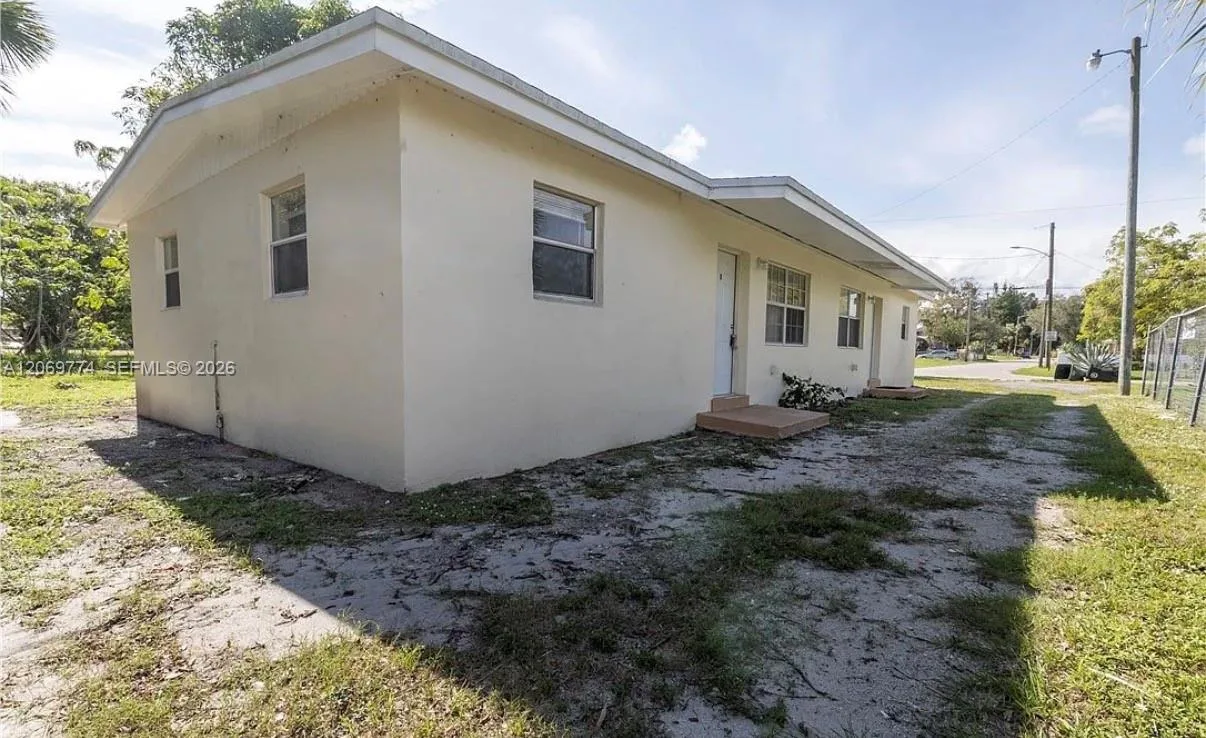 708 N 14th St # B, Fort Pierce, FL 34950 photo 8