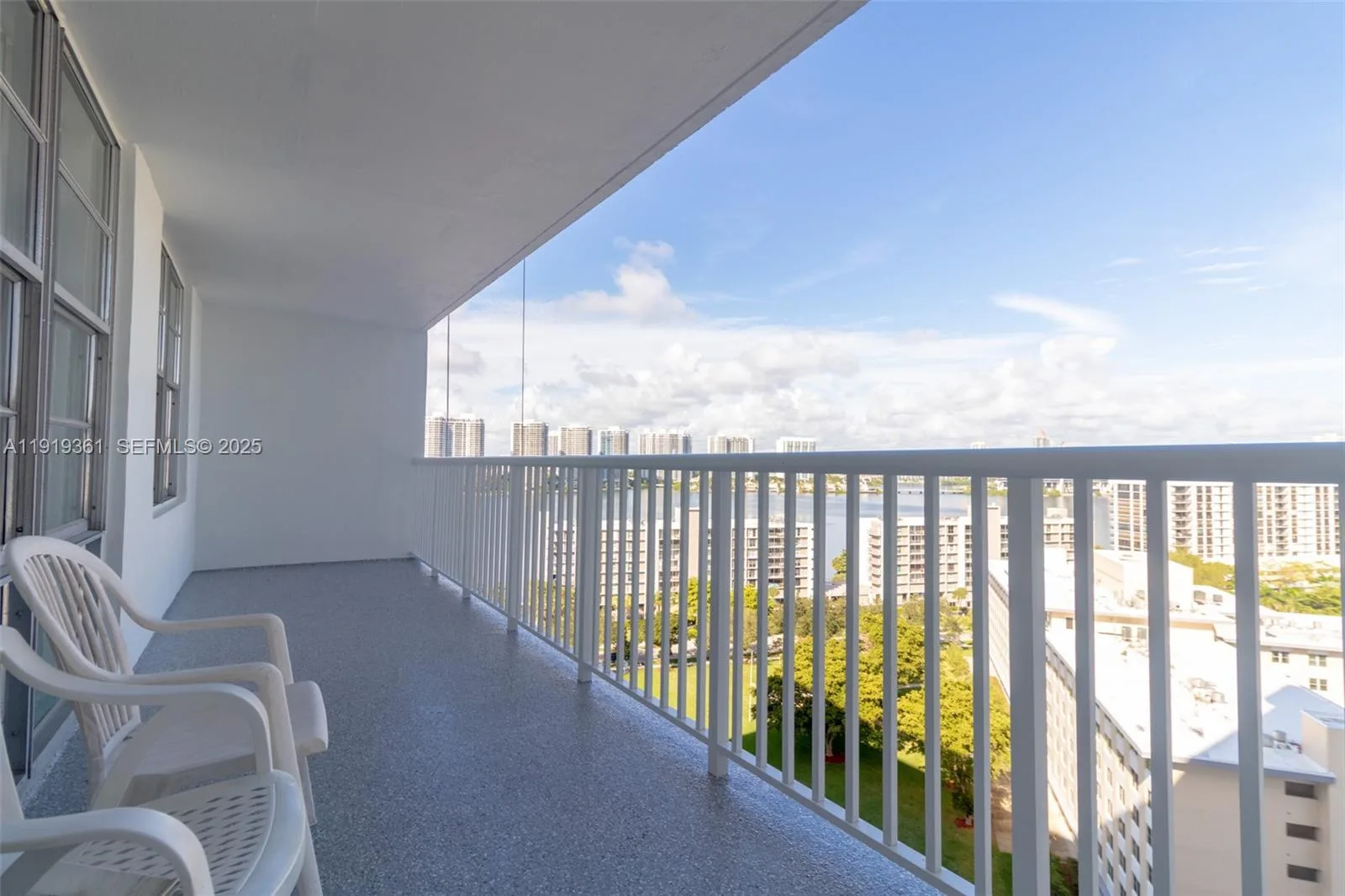 Winston Tower 400 – photo 26