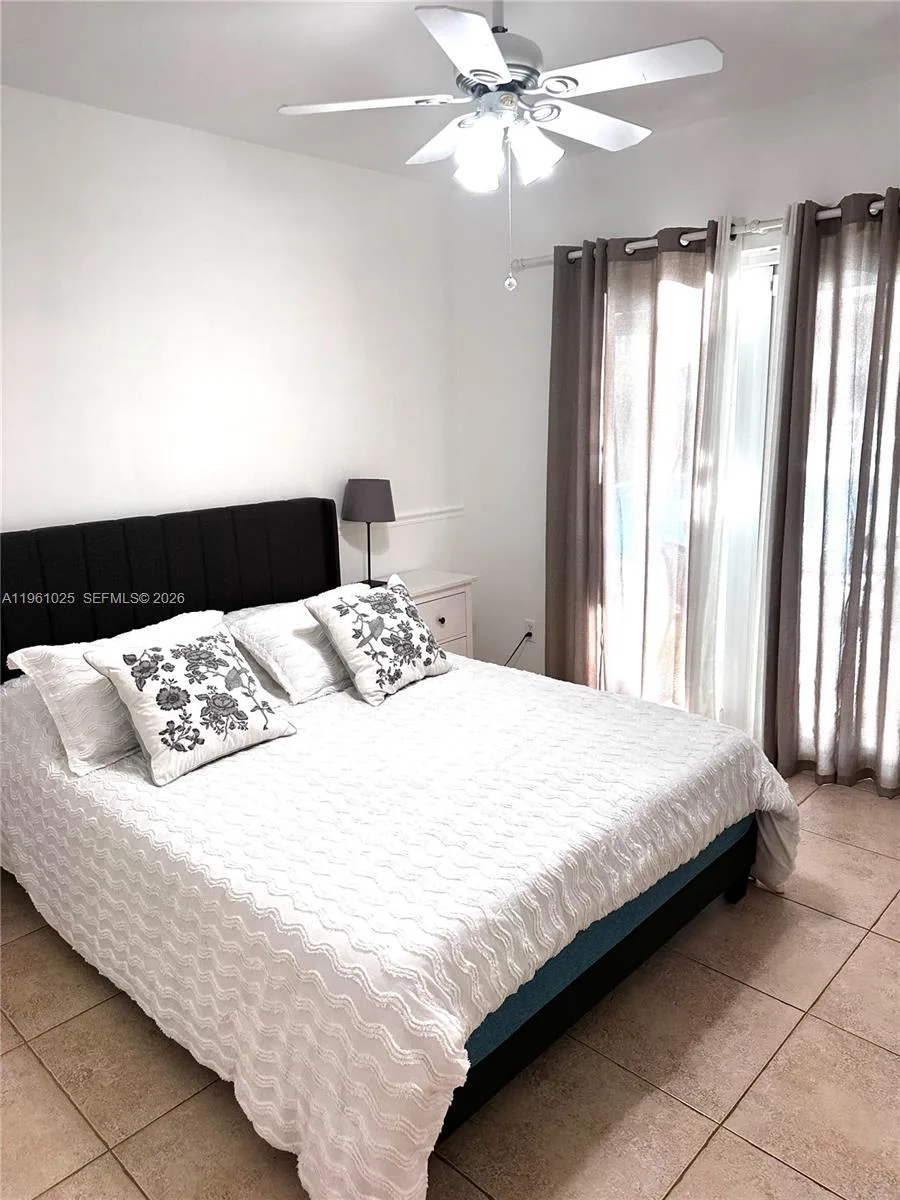 13000 Coronado Ln, North Miami, FL 33181 photo 12