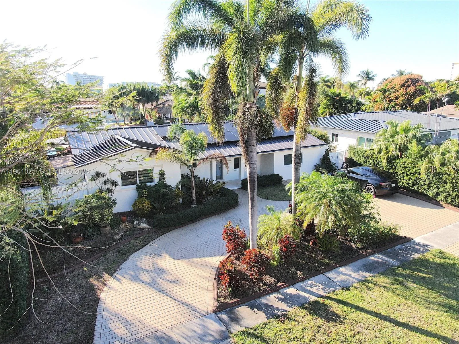 13000 Coronado Ln, North Miami, FL 33181 photo 9