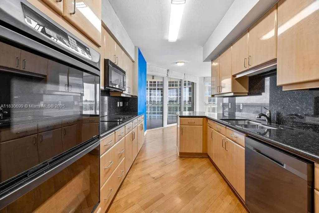 6051 N Ocean Dr # 502, Hollywood, FL 33019 photo 8