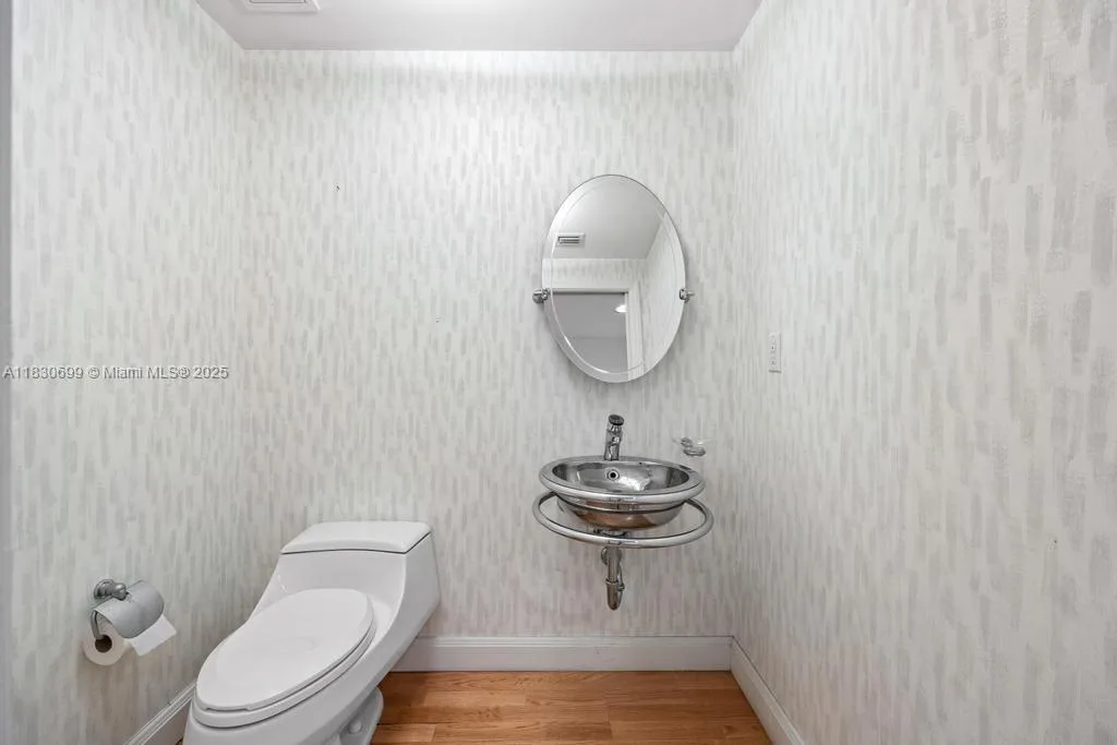6051 N Ocean Dr # 502, Hollywood, FL 33019 photo 9