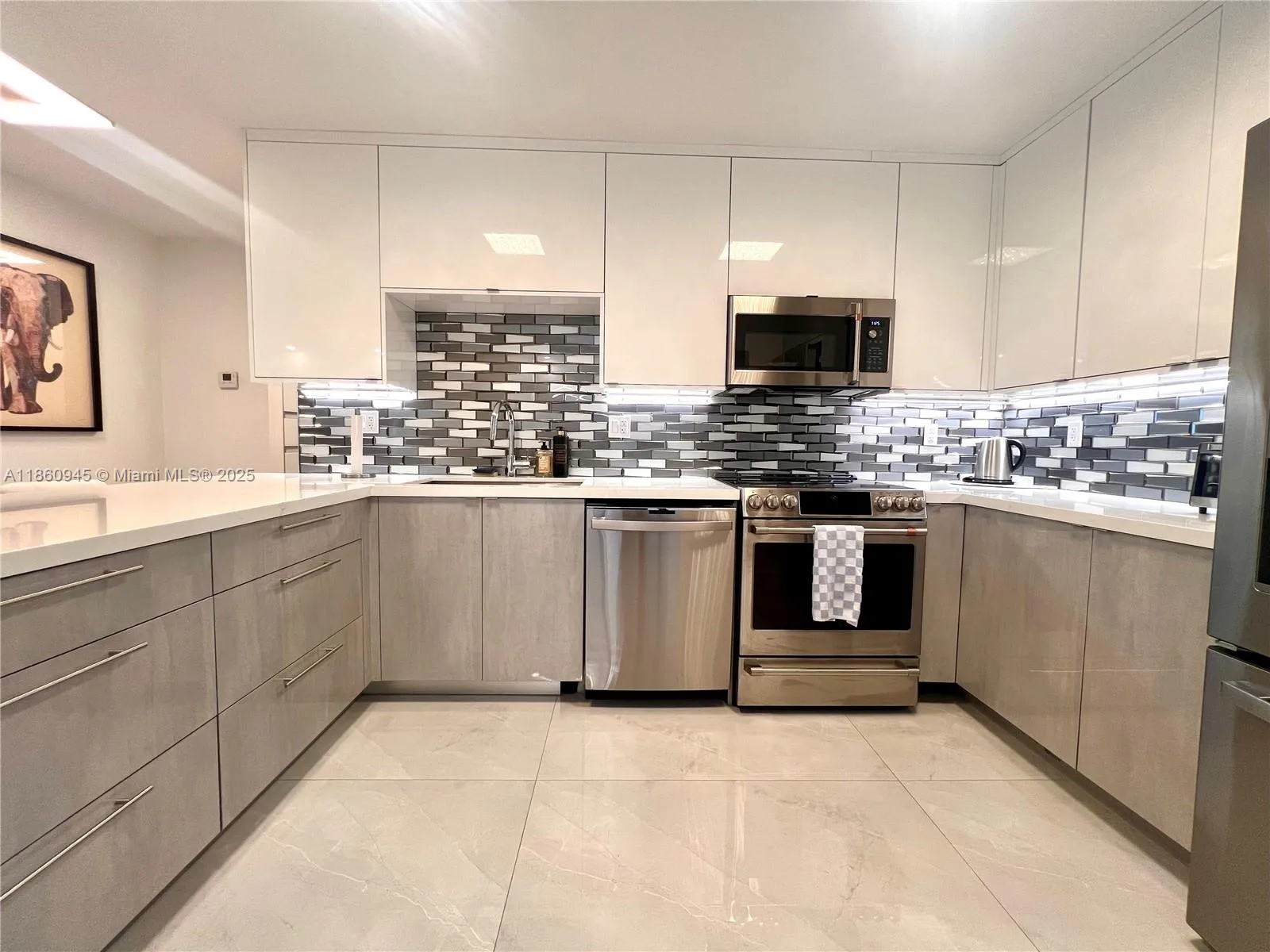 100 Bayview Dr # 1524, Sunny Isles Beach, FL 33160