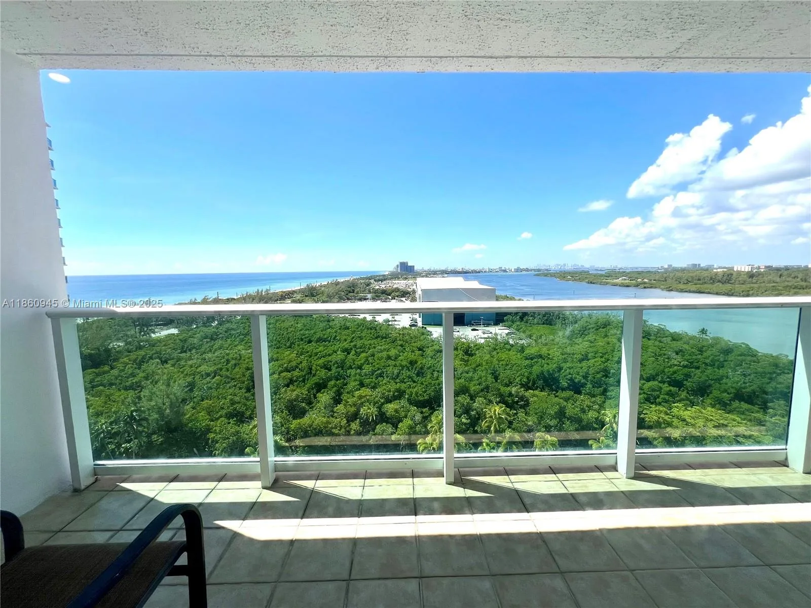 100 Bayview Dr # 1524, Sunny Isles Beach, FL 33160 photo 4