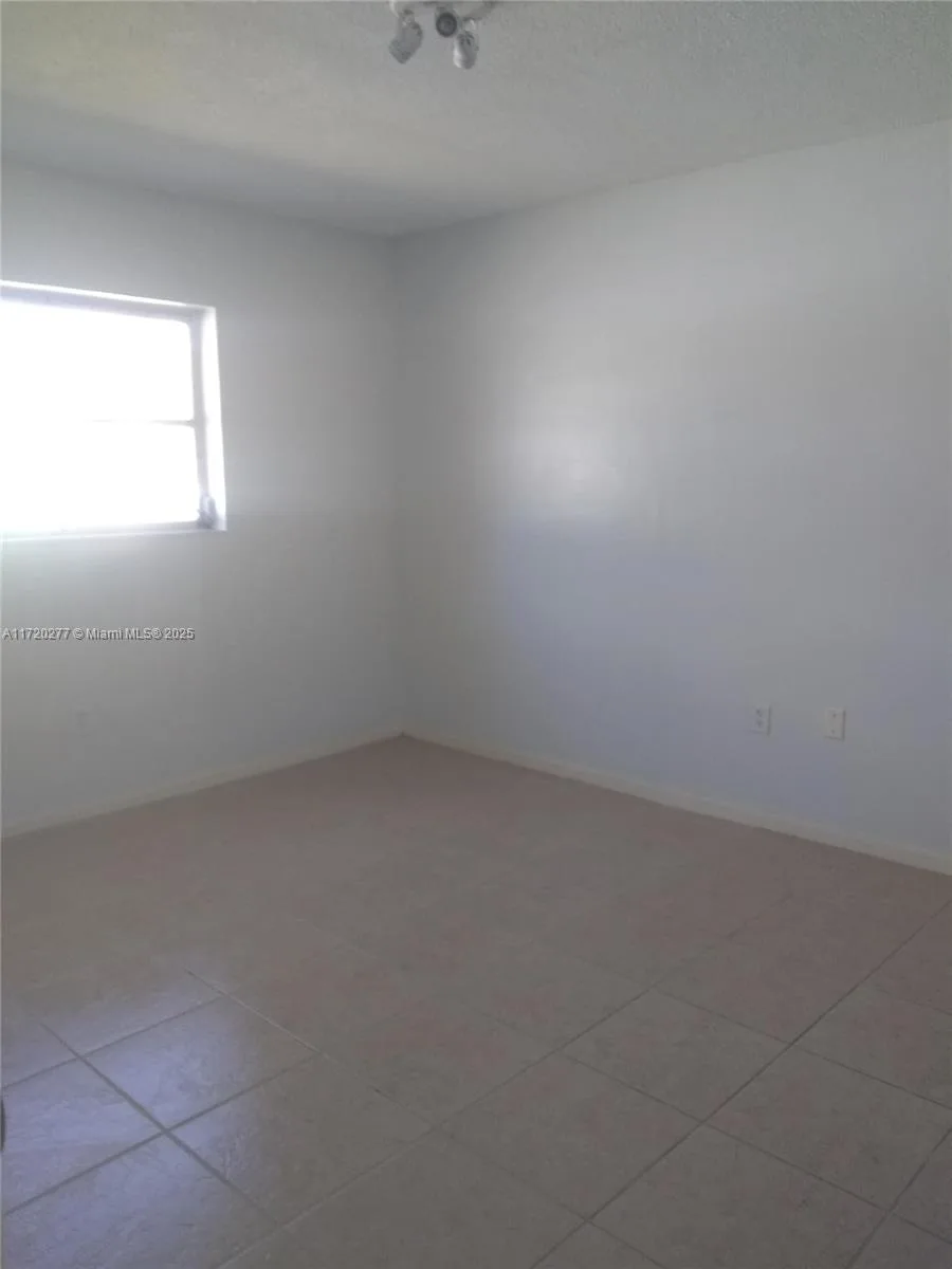 1735 NE 164th St # G210, North Miami Beach, FL 33162 — zdjęcie 3