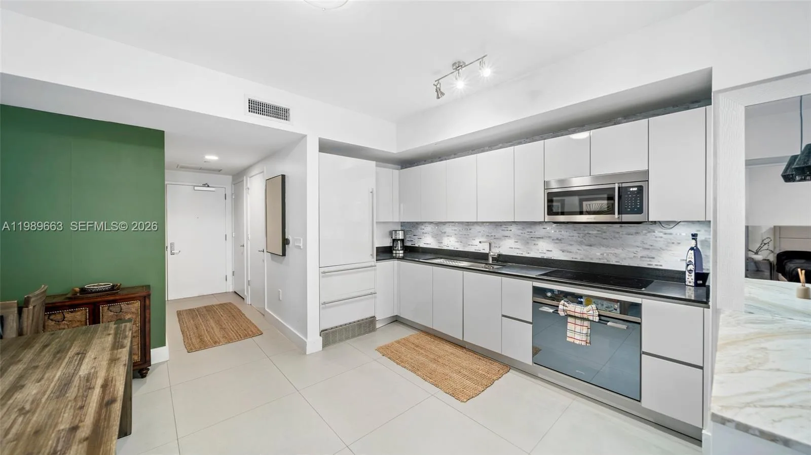 1010 Brickell Ave # 2008, Miami, FL 33131 photo 4
