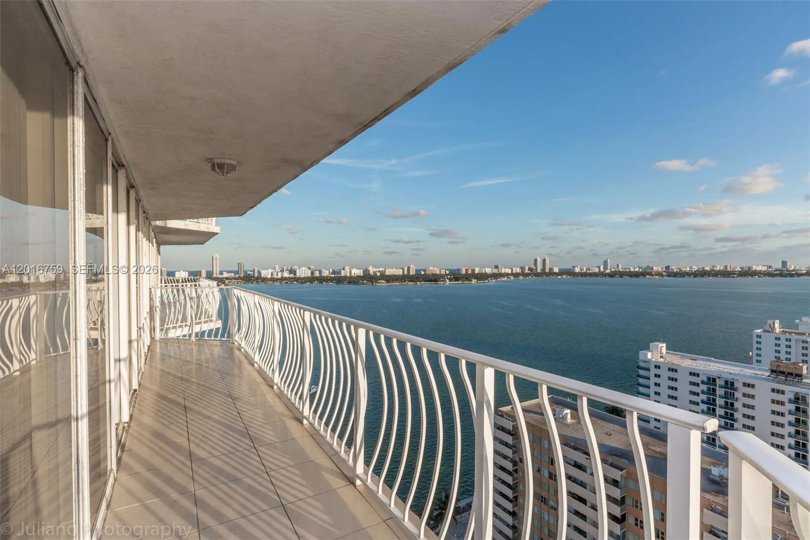 7601 E Treasure Dr # 2406, North Bay Village, FL 33141