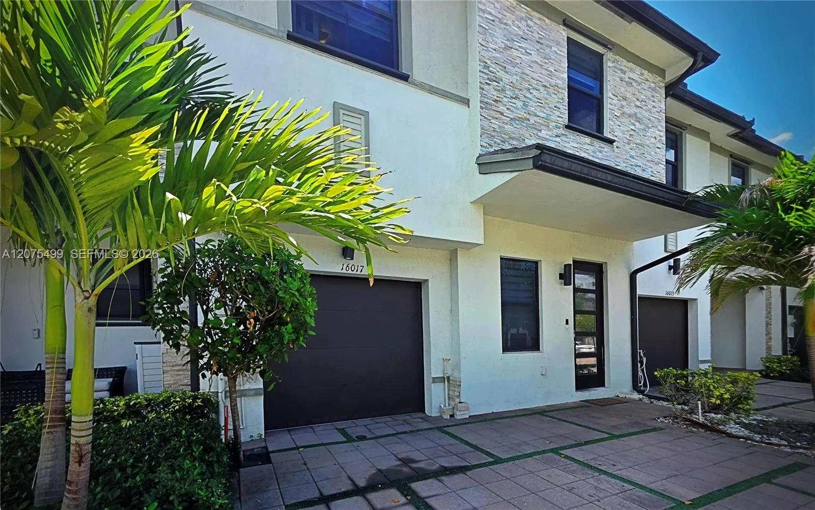 16017 NW 91st Ct, Miami Lakes, FL 33018 photo 4