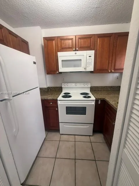 8145 NW 7th St # 406, Miami, FL 33126