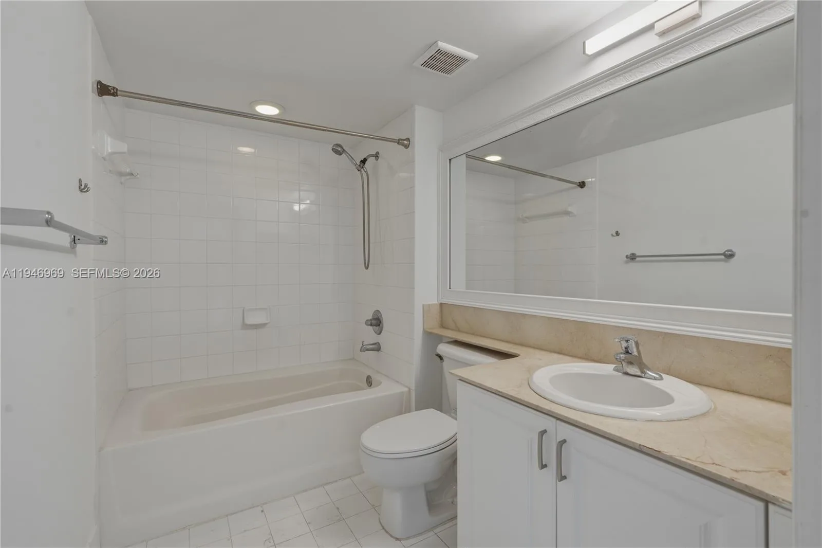 1155 Brickell Bay Dr # 1107, Miami, FL 33131 photo 7