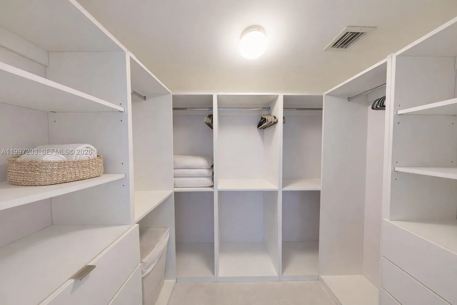 650 NE 32nd St # 2005, Miami, FL 33137 photo 10