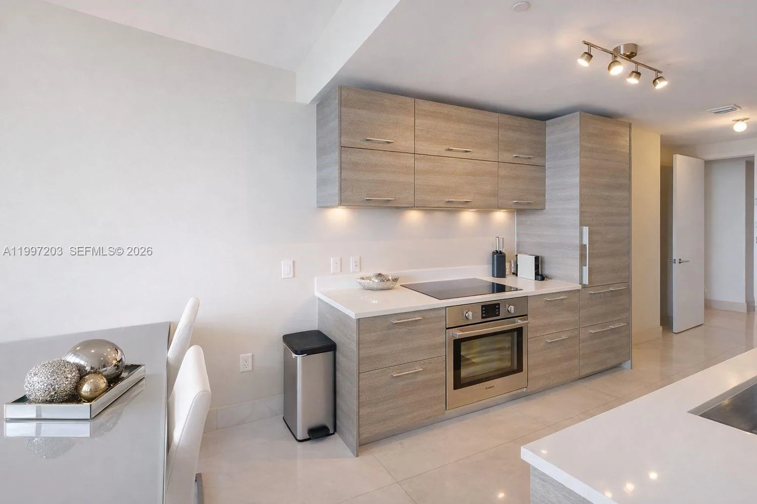 650 NE 32nd St # 2005, Miami, FL 33137 photo 12
