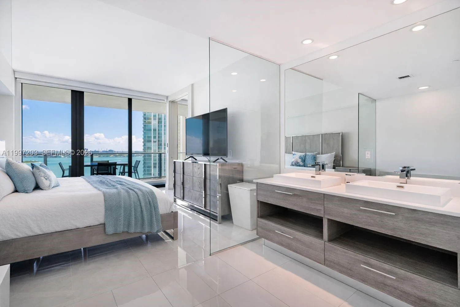 650 NE 32nd St # 2005, Miami, FL 33137 photo 8