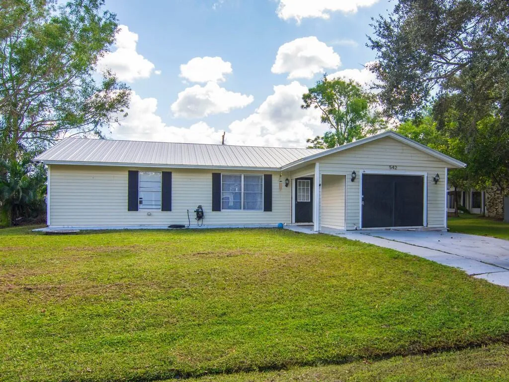542 SE Faith Terrace, Port St. Lucie, FL 34983
