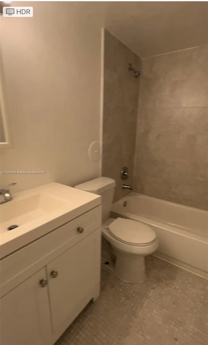 498 NW 165th St Rd # D-101, Miami, FL 33169 photo 2