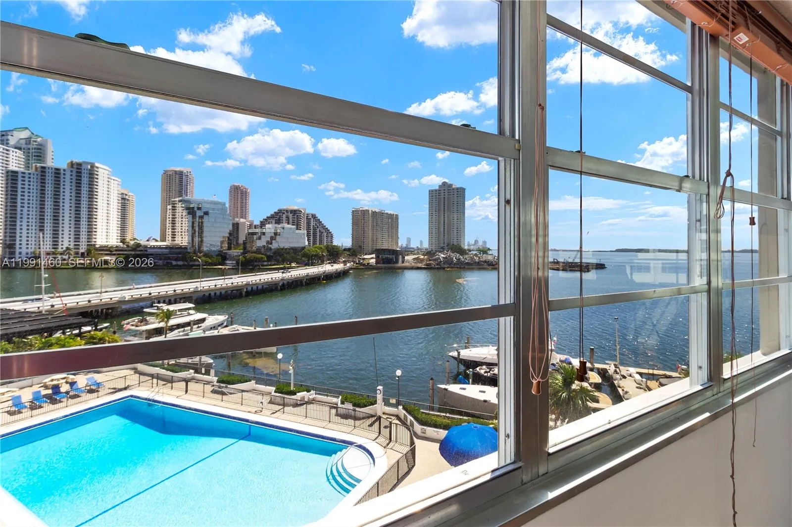 905 Brickell Bay Dr # 531, Miami, FL 33131