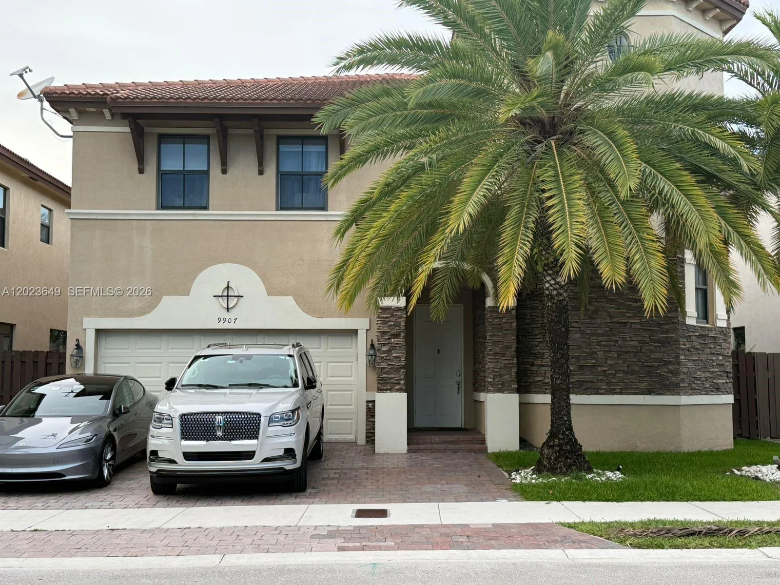 9907 NW 87th Ter, Doral, FL 33178