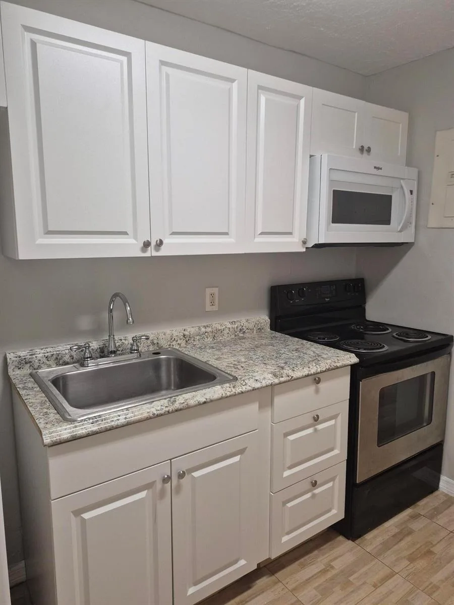 609 20TH Street # D, West Palm Beach, FL 33407 photo 2
