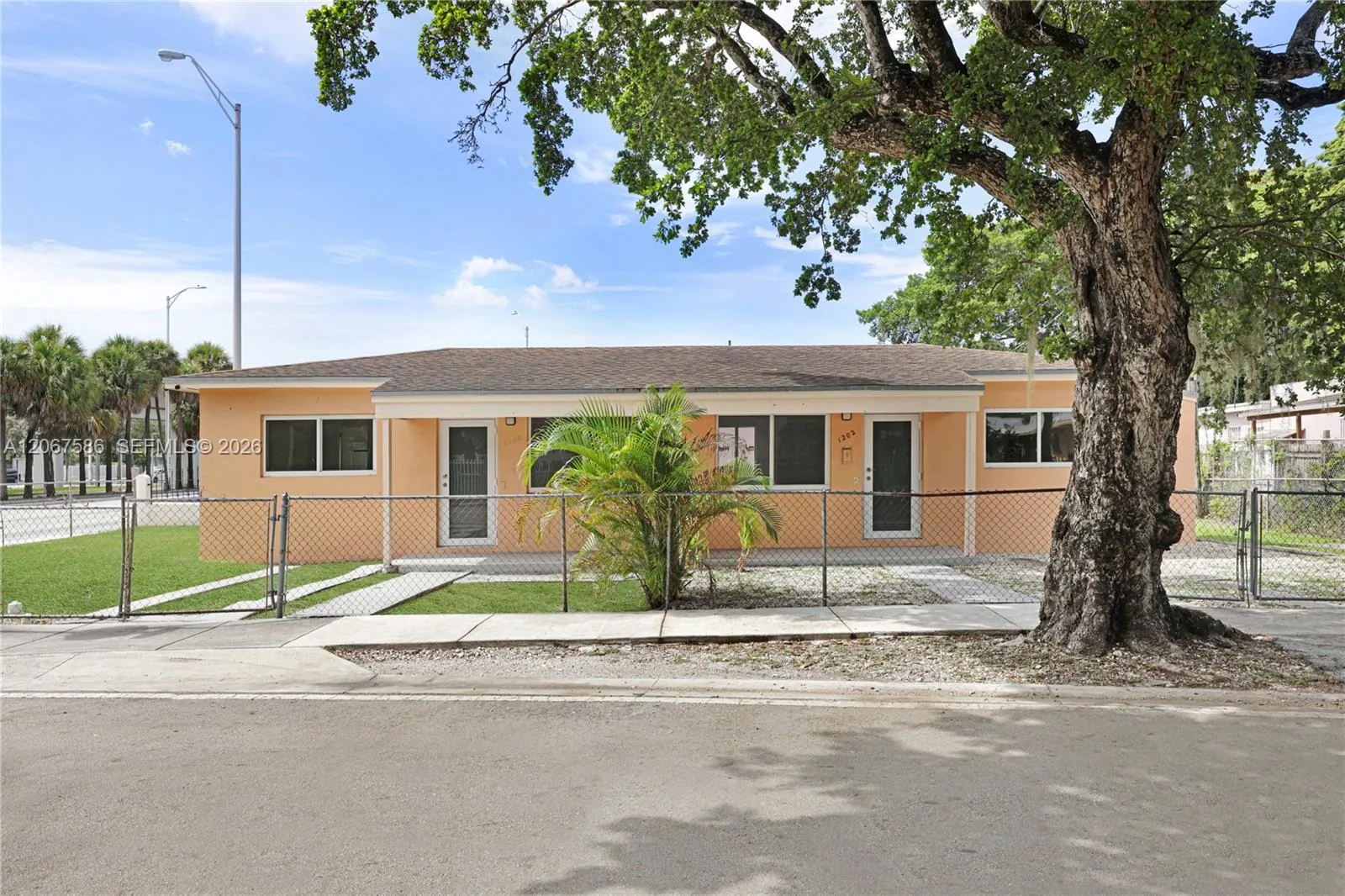 1202 NW 34th St # 1202, Miami, FL 33142