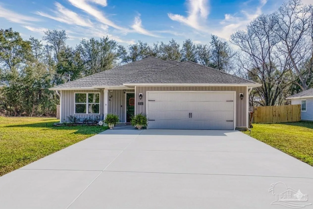4758 W Lynn Rd, Milton, FL 32583