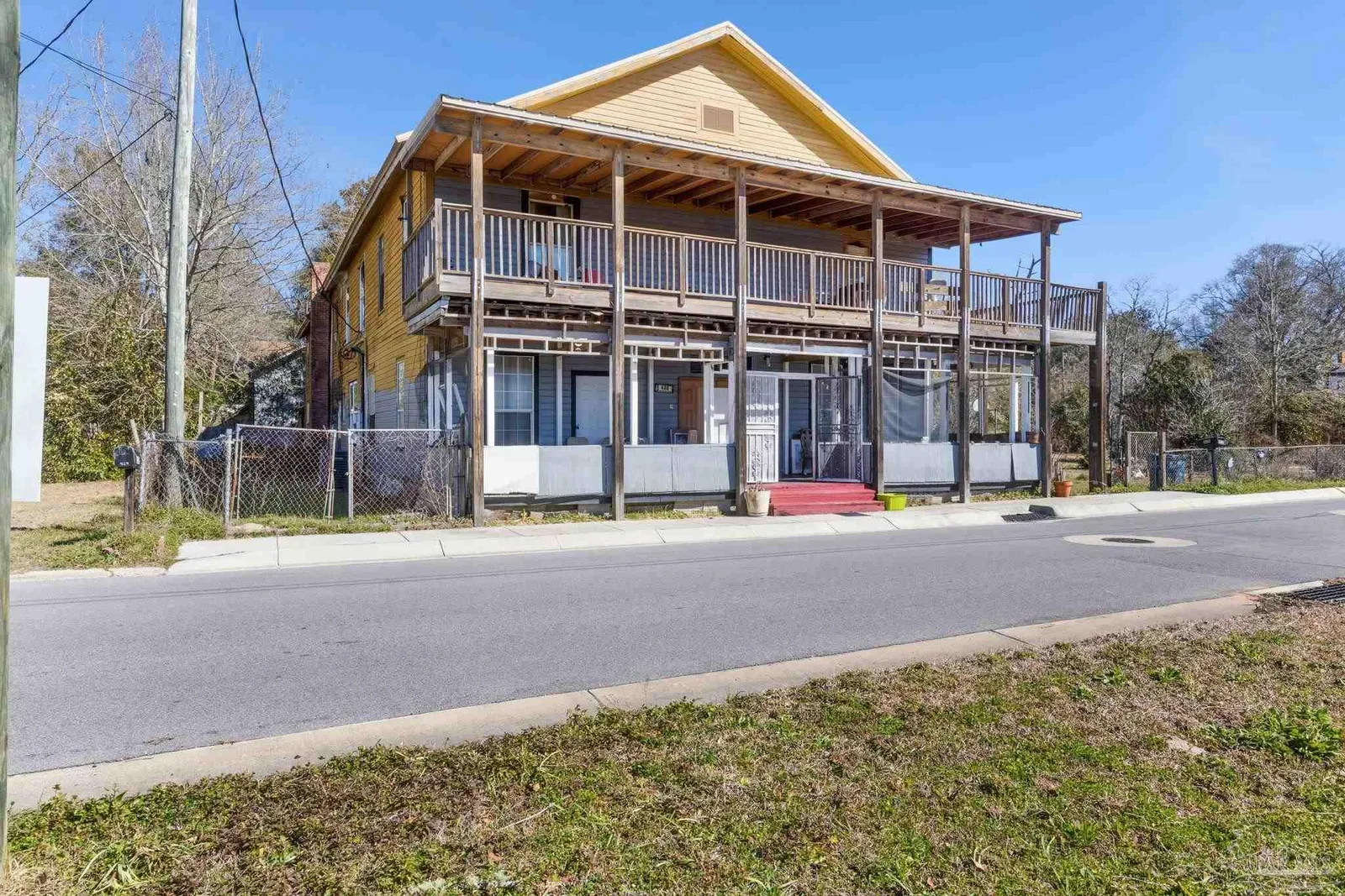 426 Front St, Century, FL 32535 photo 3