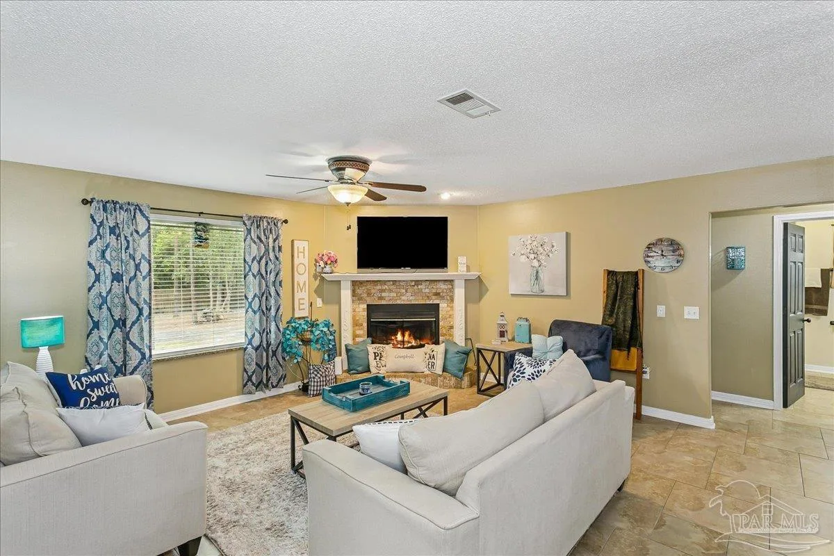 6579 Bellingham St, Navarre, FL 32566 photo 9