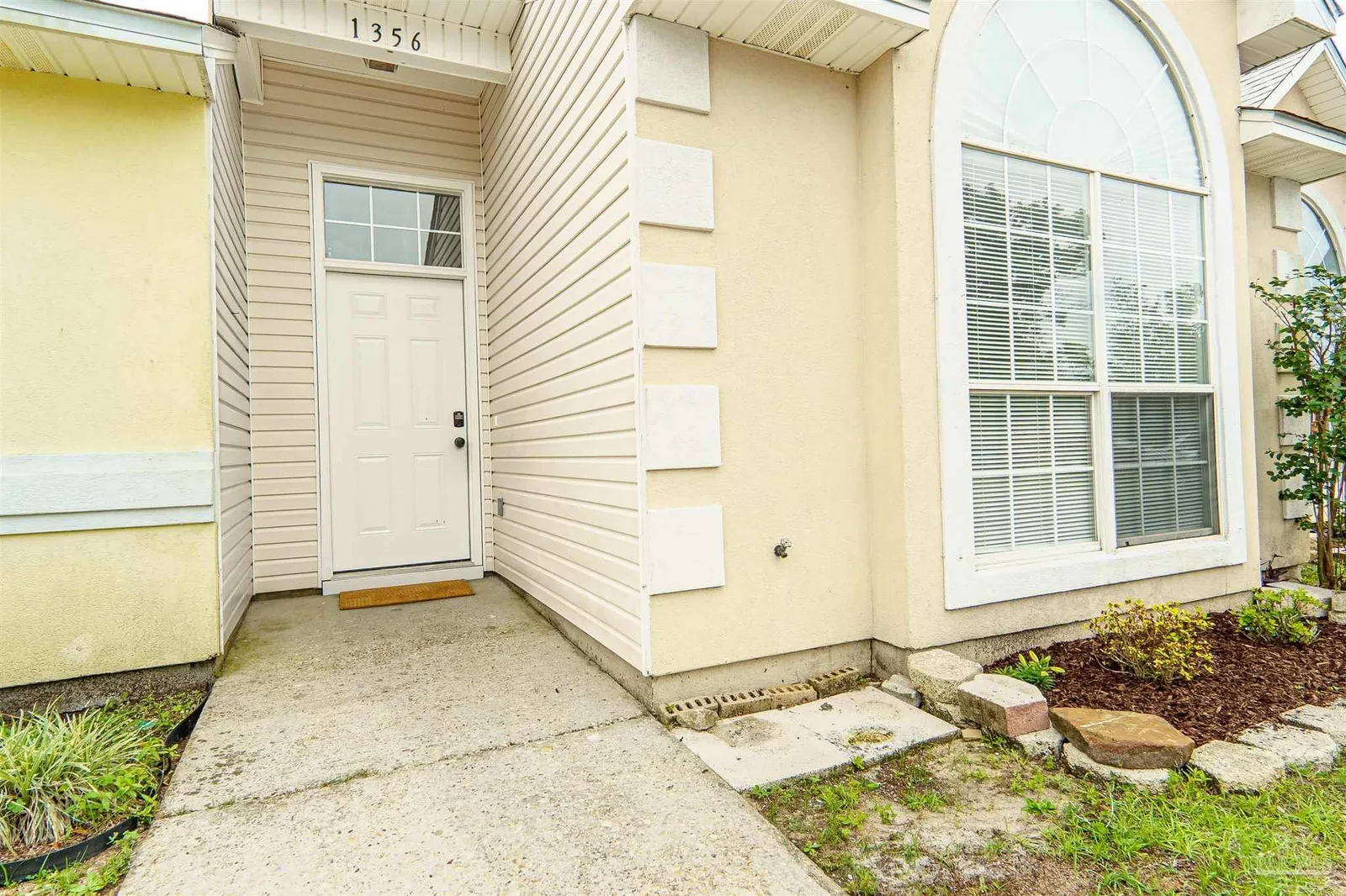 1356 Redwood Ln, Gulf Breeze, FL 32563