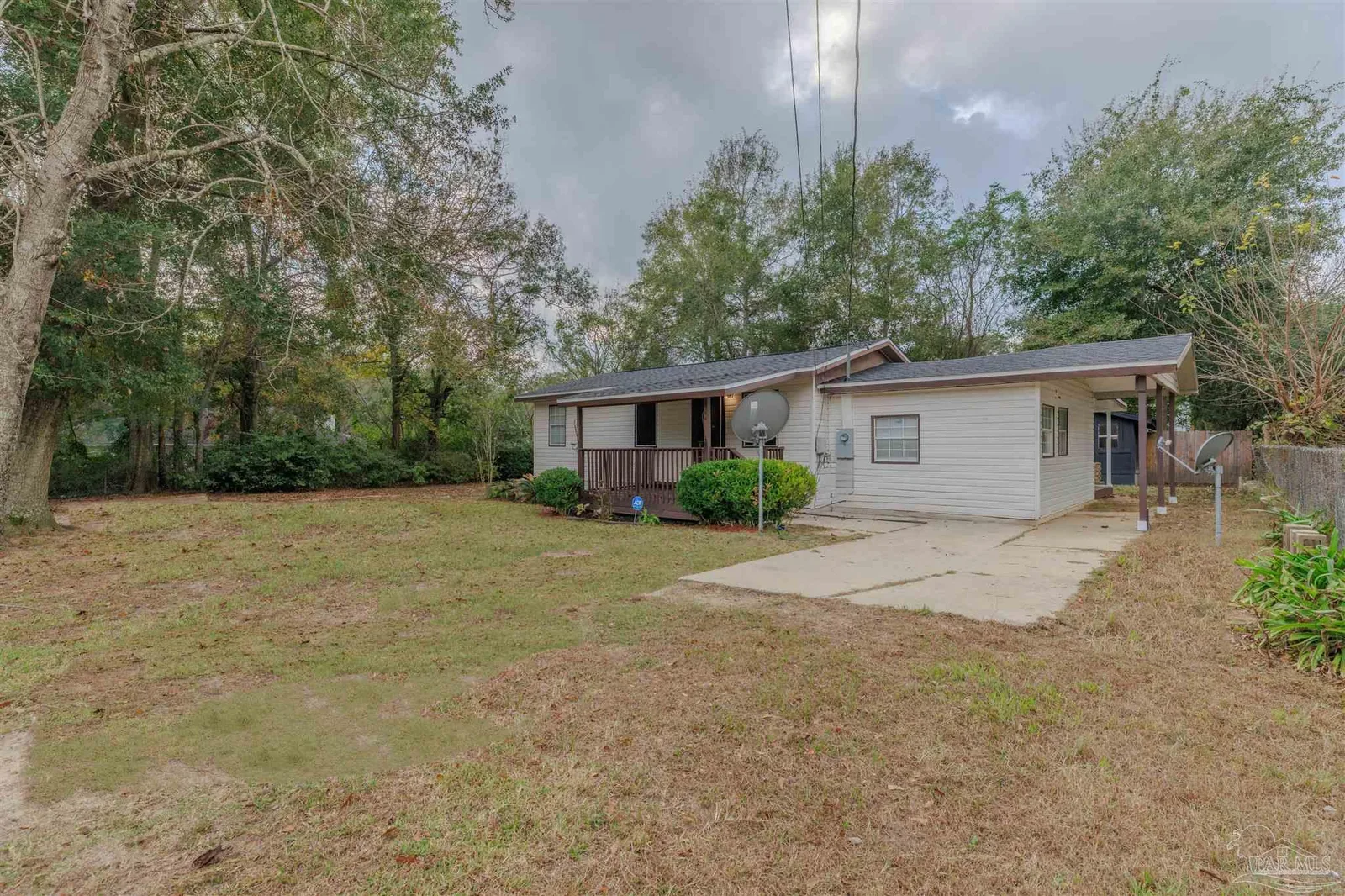825 Booker Ave, Cantonment, FL 32533 photo 2