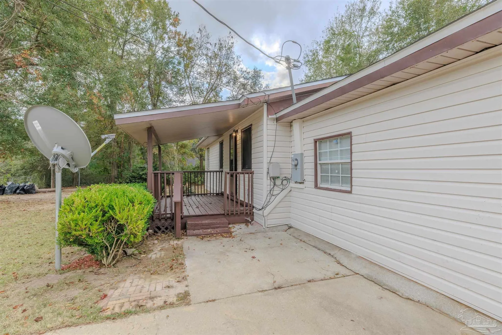 825 Booker Ave, Cantonment, FL 32533 photo 3